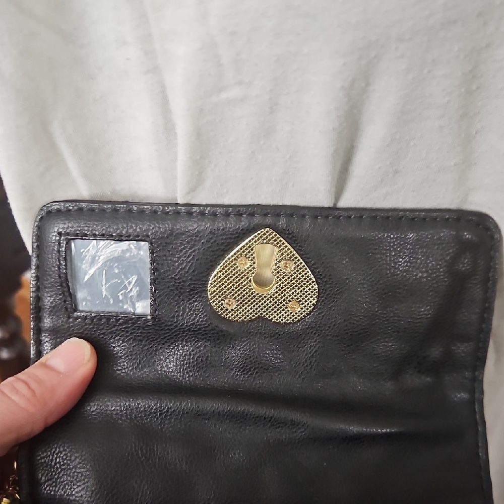 Chic Black Quilted Crossbody Bag with Gold Accents - Picture 7 of 16